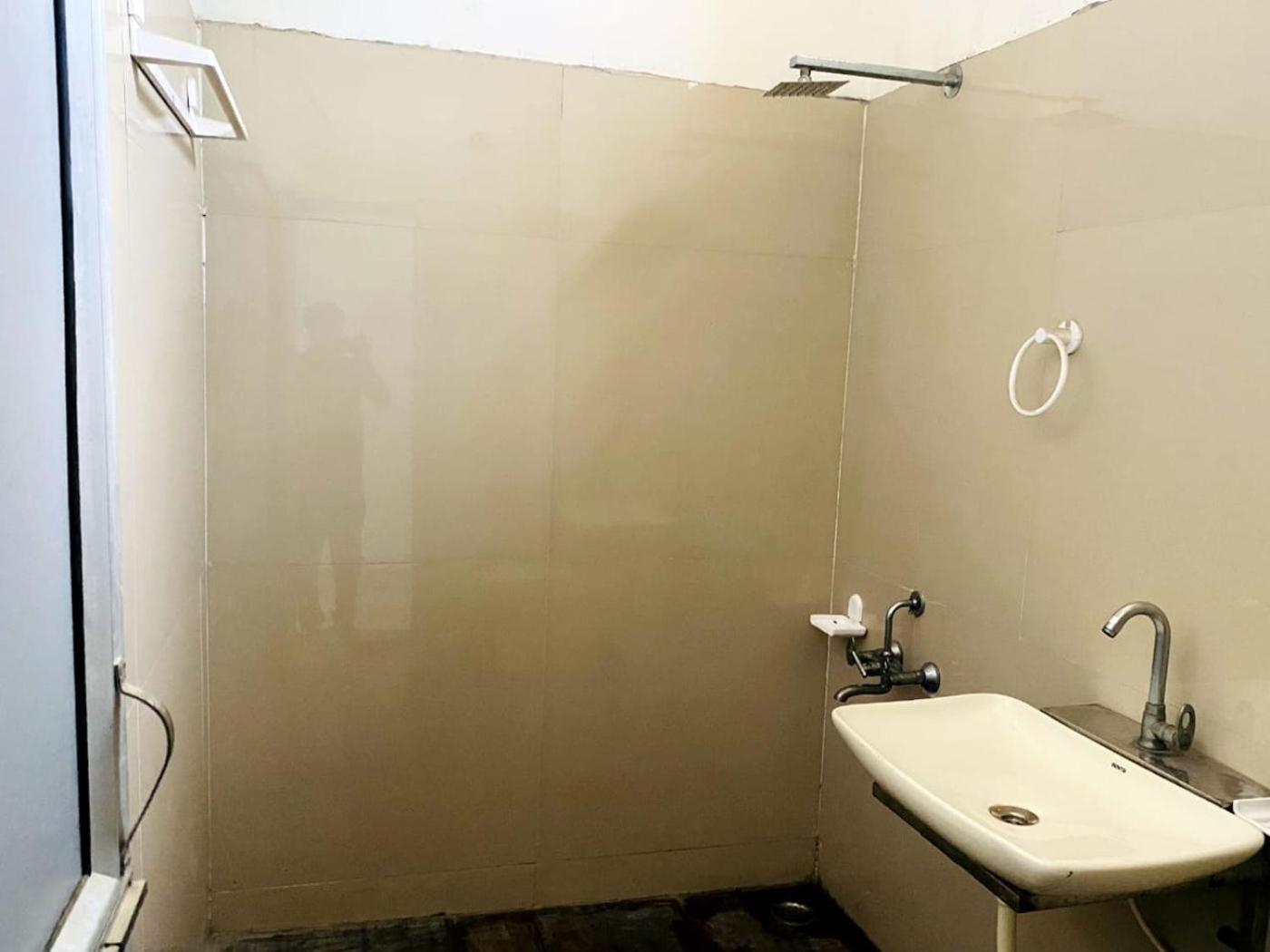G G Multi Complex Hotel Meerut Bagian luar foto